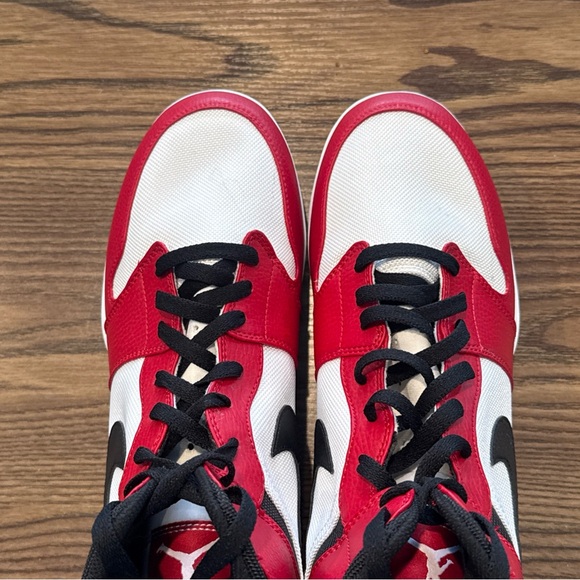 Size 12.5 Air Jordan 1 Chicago Red Football Lunarlon Cleats - AR5604-106 - 2018